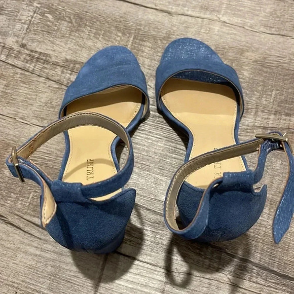 Ivanka Trump - Klover Sandals - Blue Chambray Suede Block Heel - Size 9M - GUC!! - Picture 6 of 9